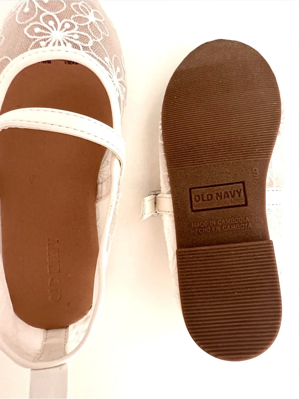 Old Navy White Floral Lace Mary Jane Flats for Kids